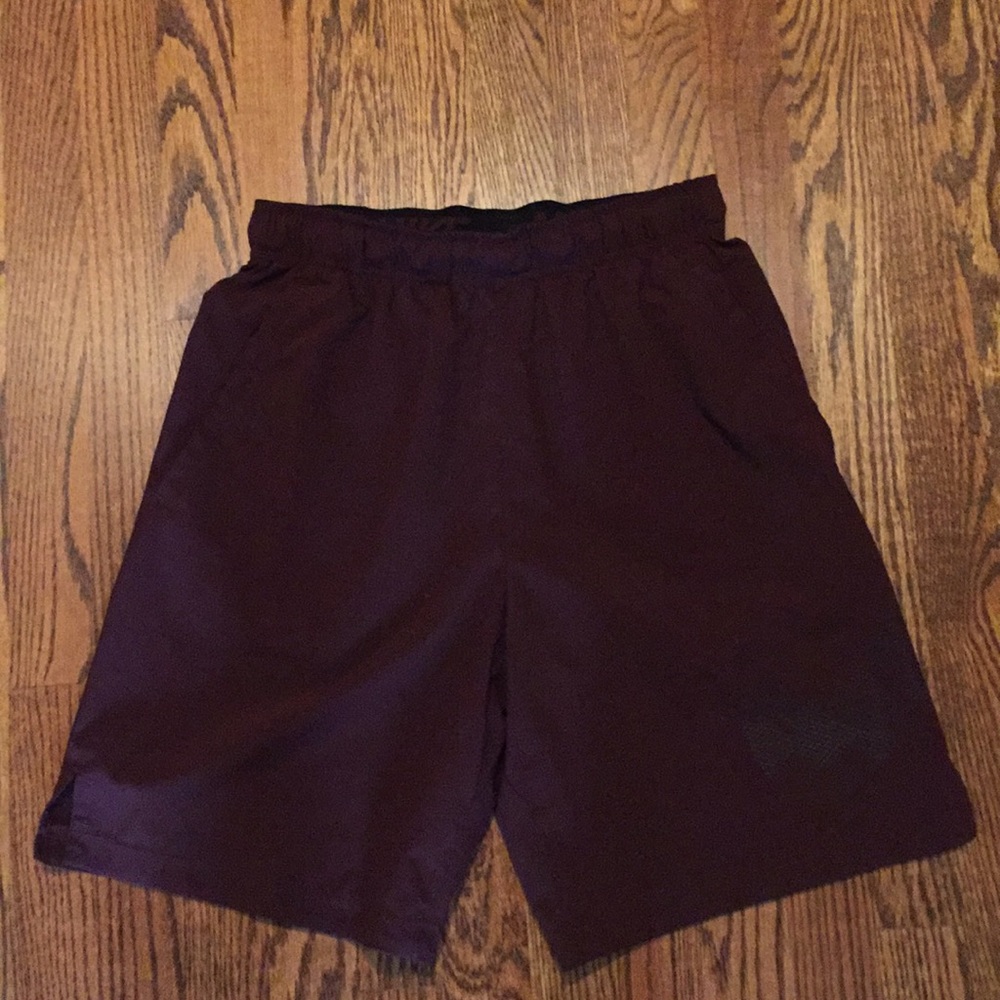 MAROON NIKE DRI FIT SHORTS